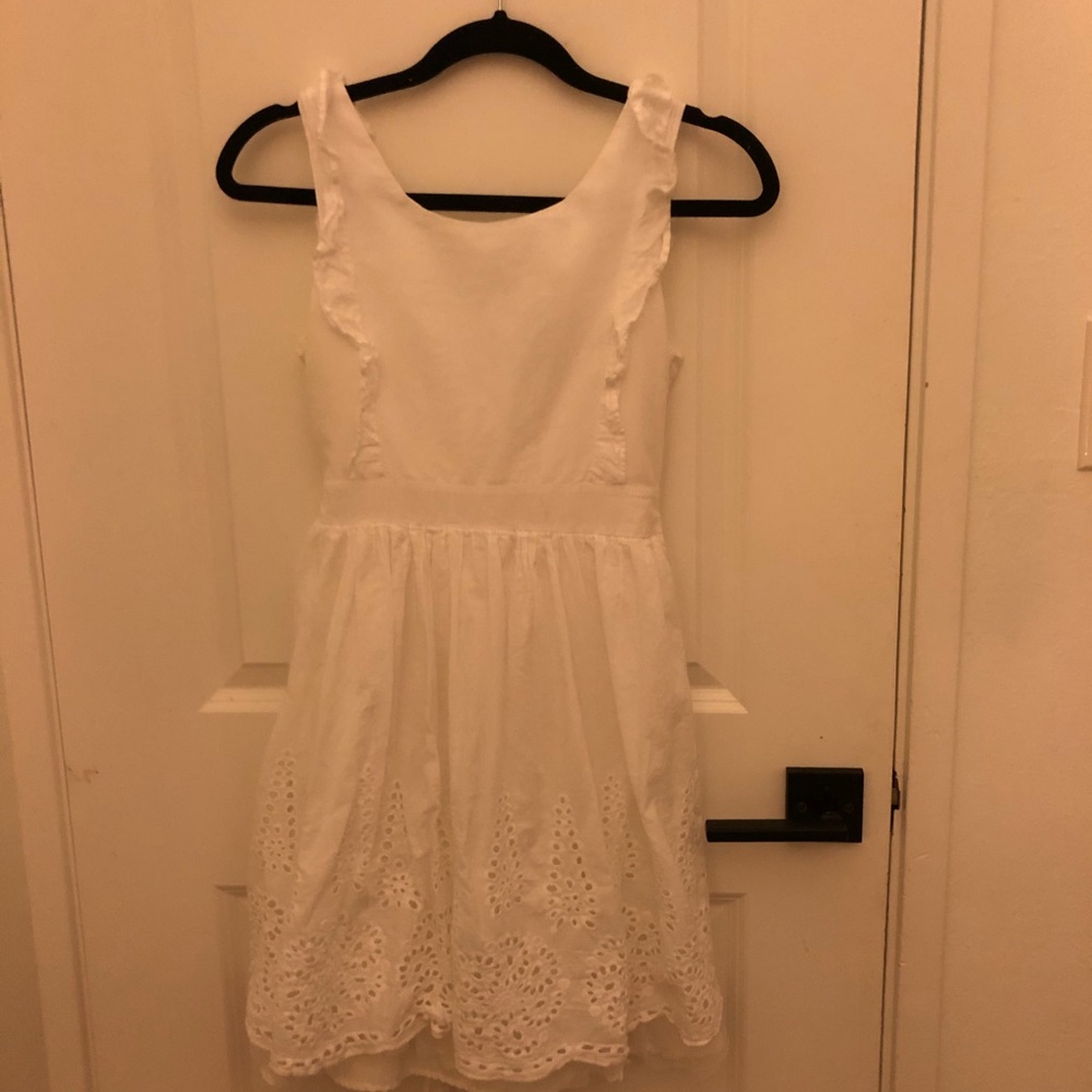 Ruffle eyelet dress 🌻